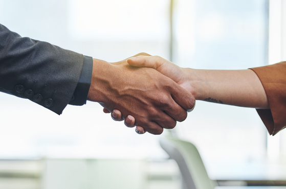 Negotiating an executives exit handshake