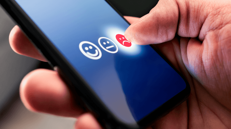 An unhappy customer leaves a negative online review