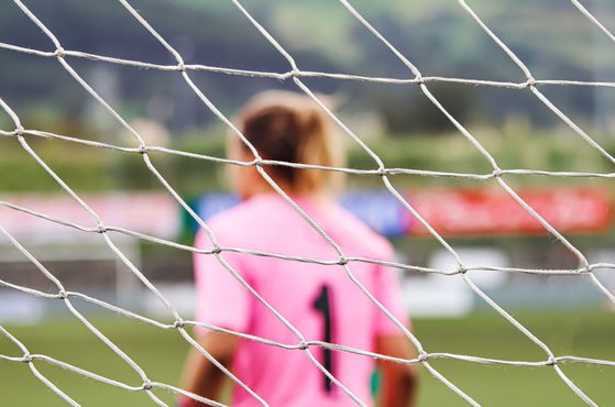 Whats causing the ACL injury epidemic in womens football